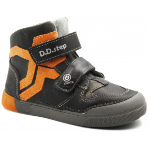 Buty na wiosnę dla chłopca LED świecące DD Step 068-577bm