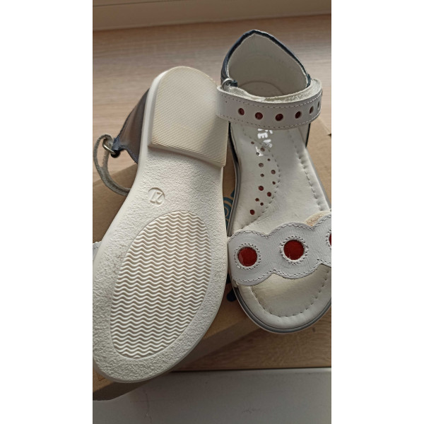 Dziewczęce sandały na lato ze skóry naturalnej Bartek w-86167/h41 II gatunek