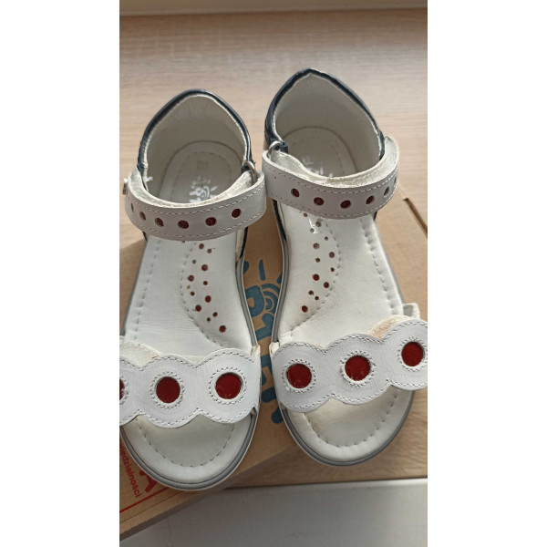 Dziewczęce sandały na lato ze skóry naturalnej Bartek w-86167/h41 II gatunek