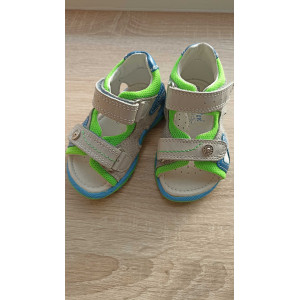 Pierwsze sandałki dla chłopca do nauki chodzenia Bartek W-61455/0VB II Gatunek