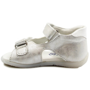 Sandały Dla Dziewczynki Błyszczące Srebrne Primigi 39100022