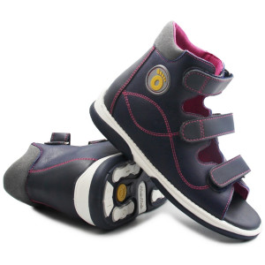 Dziewczęce sandały...