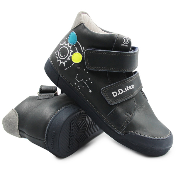 Buty Dla Chłopca Na Wiosnę Świecące DD STEP A068-42418L
